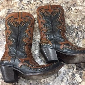 **HOLY HOT BOOTS** Corral Black/Cognac Laser Boots